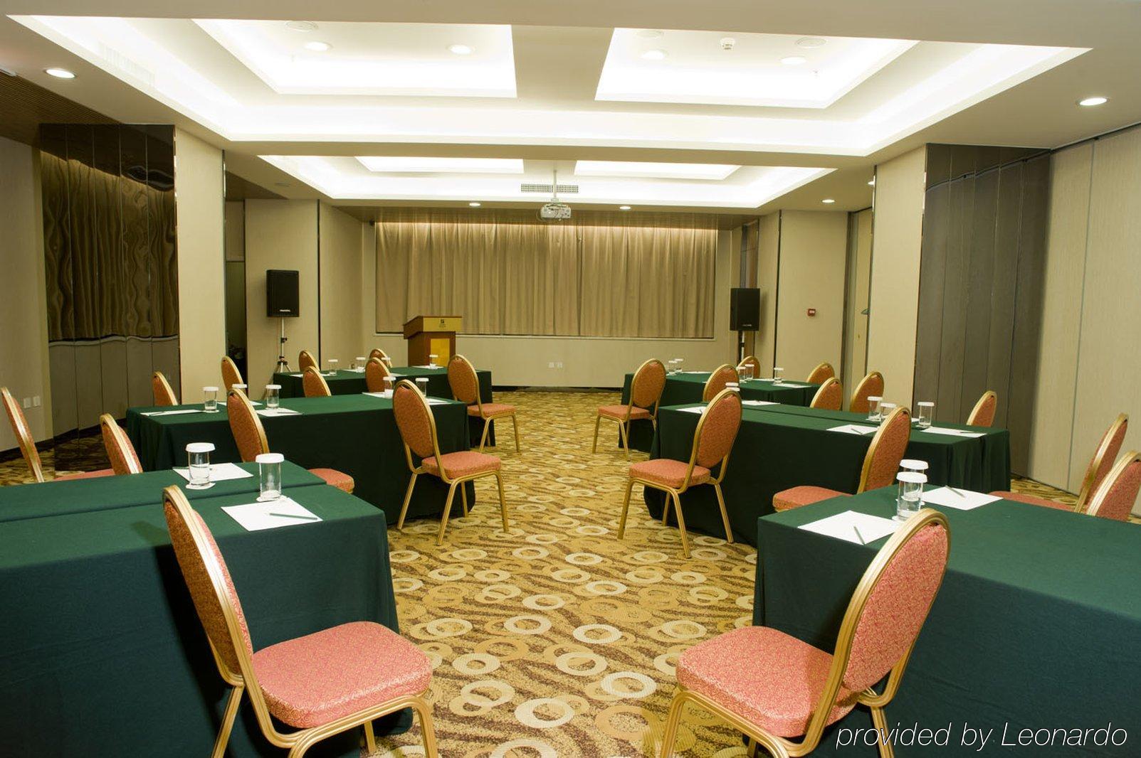 Holiday Inn City Centre Harbin Business photo